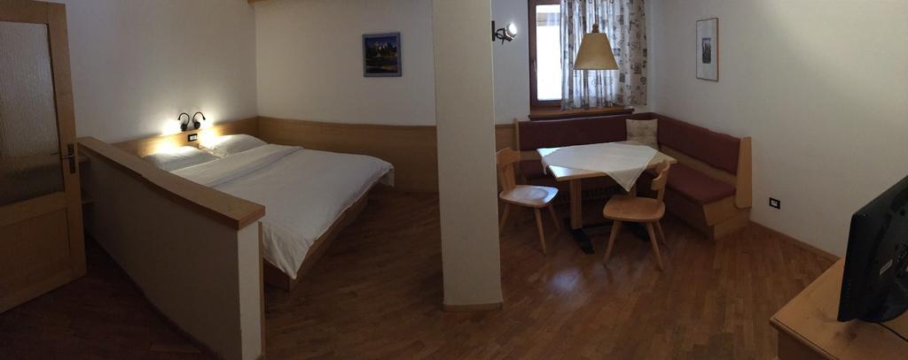 Bed & Breakfast Garni Tobia カンピテッロ・ディ・ファッサ エクステリア 写真